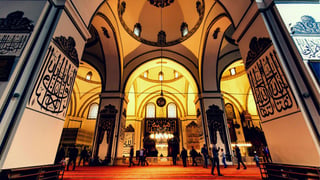 Visit the Grand Mosque Ulu-cami