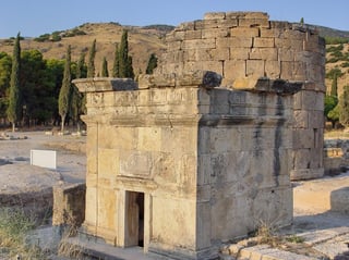 Tomb of Flavius Zeuxis, Necropolis